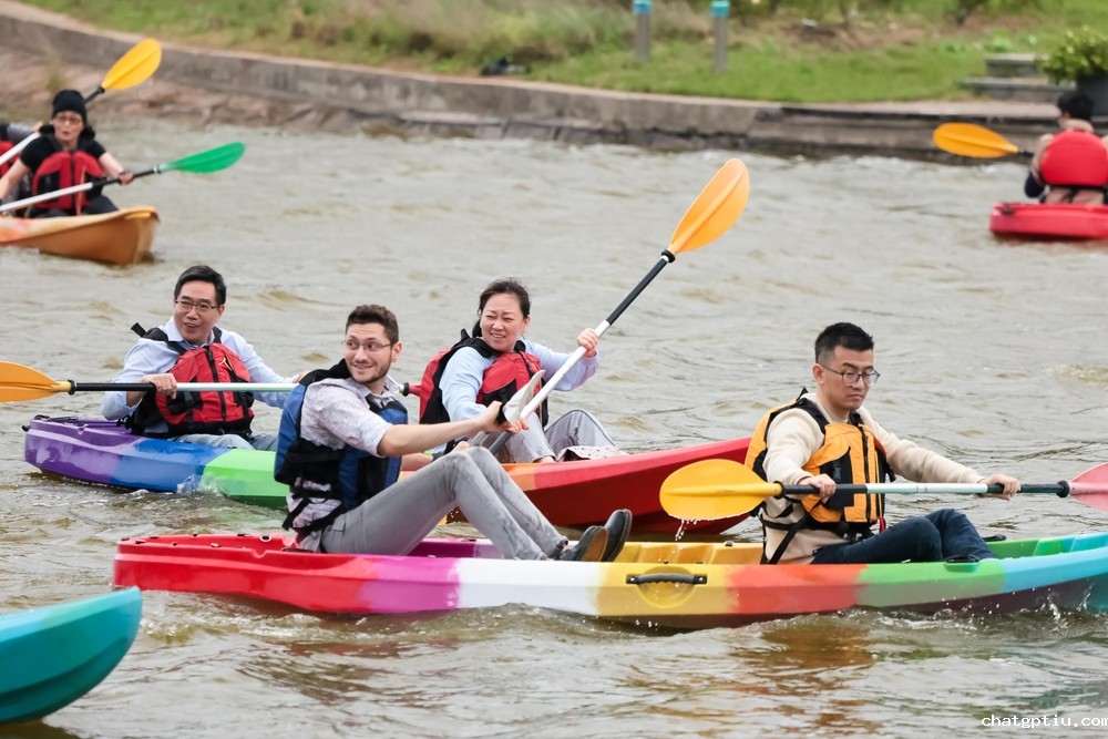 20241022084114043600.jpg 皮划艇活动现场