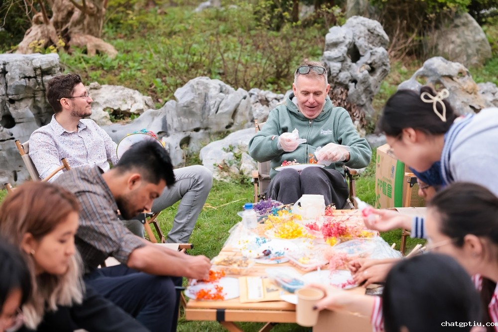 20241022084114322000.jpg 干花团扇手工制作体验