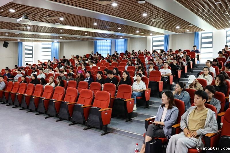 听校友讲航运故事主题活动现场